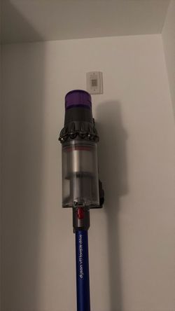 Dyson V11 Cordless Vacuum – Parts or Repair
