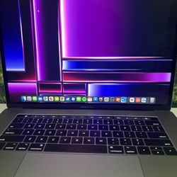 Macbook pro 2017 3.1ghz i7 15 inch