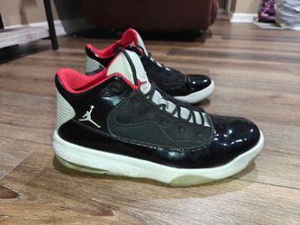 Air Jordan Max Aura 2 Black Cement
