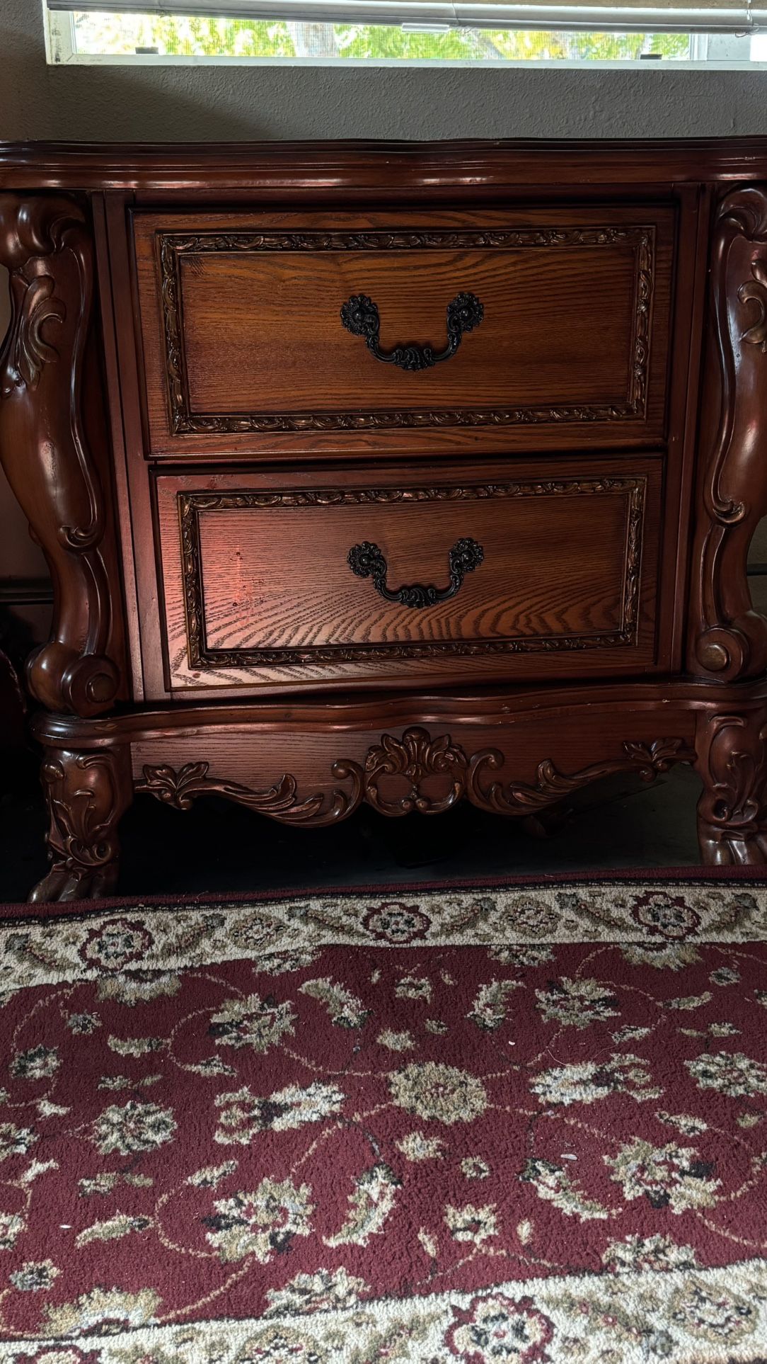 Classic Fashion Table