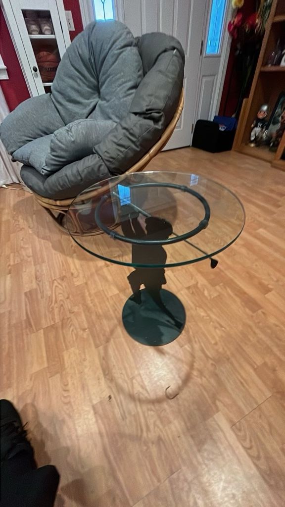 24” H Cast Iron Silhouette Golfer Glass Top End Table Ex Condition