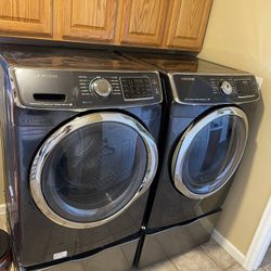 Samsung Washer And Electric Dryer With Drawer Stands