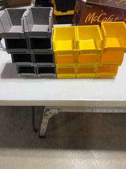 Stackable storage containers