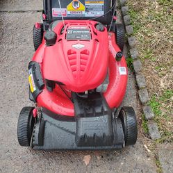 Troy Bilt 190cc  self propelled mower with bag