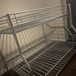 Queen / Over Full Bunk Bed 