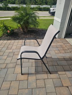 SILLA DE PATIO NUEVA