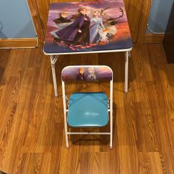 Disney Frozen Table with 1 Chair