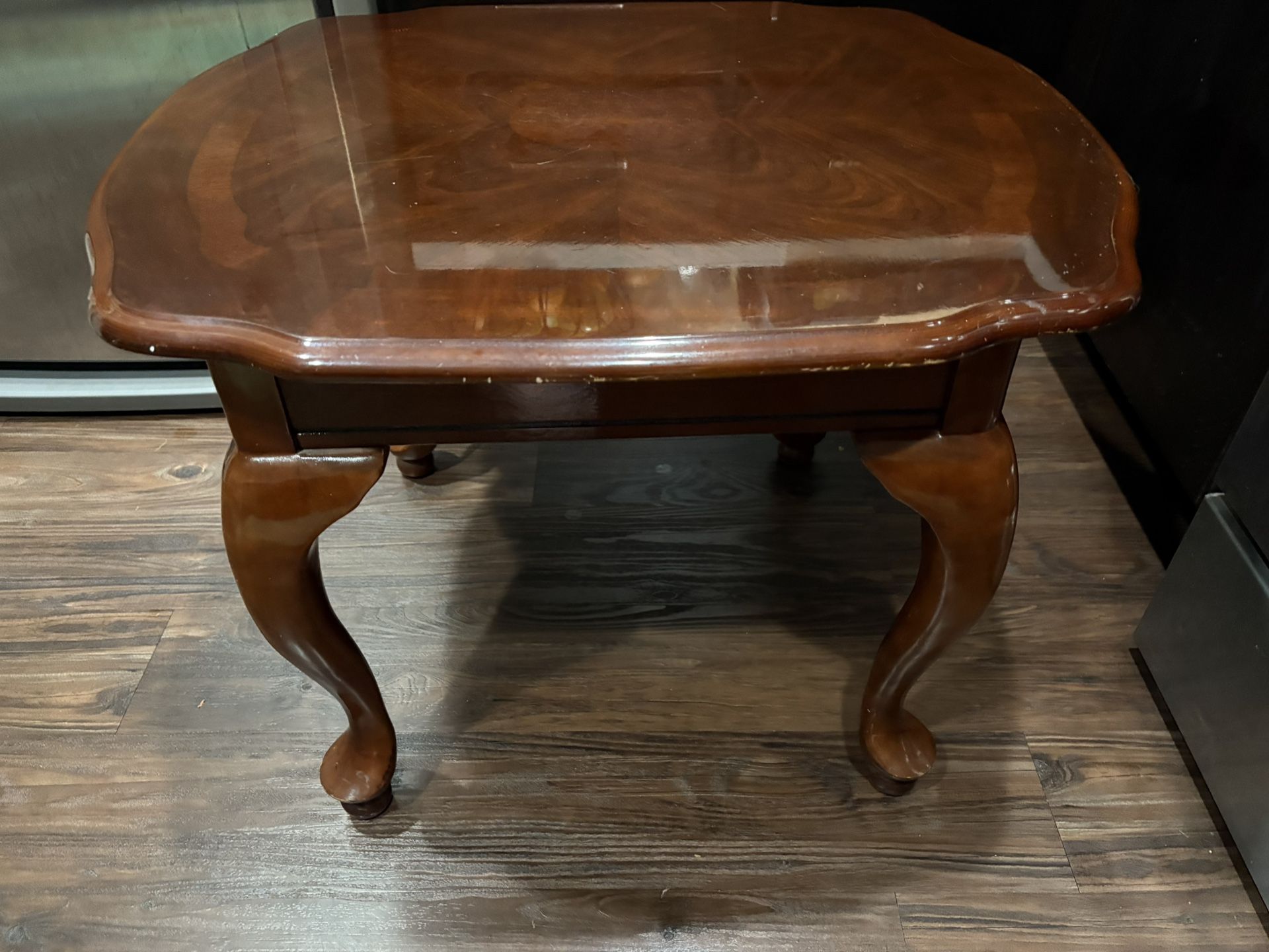 Vintage Queen Anne Style Wood Accent Table – 27”x23”x20” – Gloss Finish – Made in China