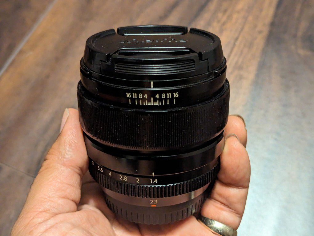 Fujifilm XF 23mm F/1.4 R Lens In GREAT Condition