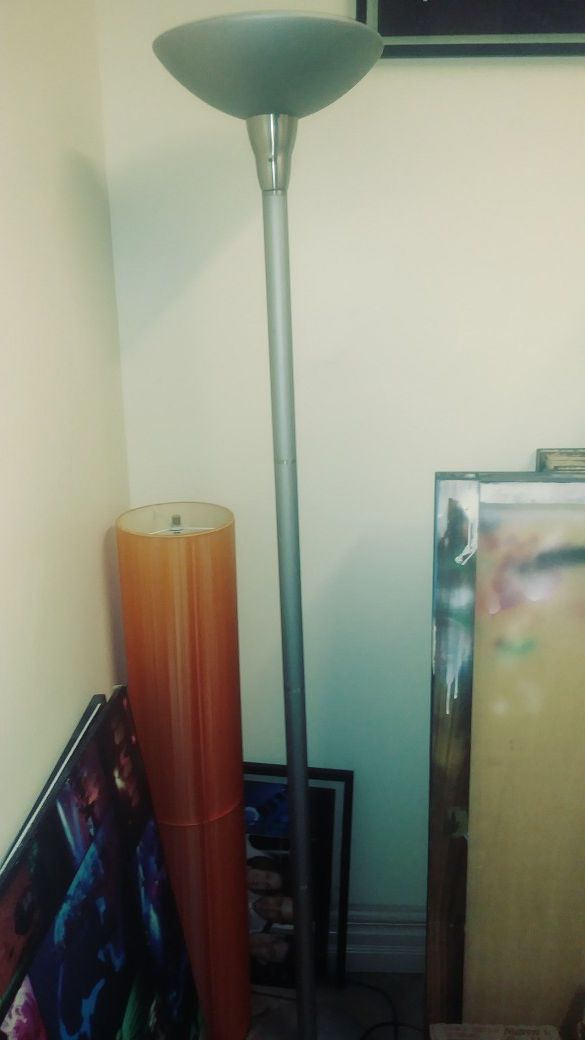 UPRIGHT LAMP AND FLOOR COZY LAMP
