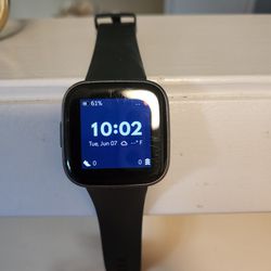 Fitbit Versa 2 With Accessories
