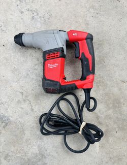 Milwaukee 5.5 Amp 5/8 in. Corded SDS-Plus Concrete/Masonry Rotary Hammer Drill