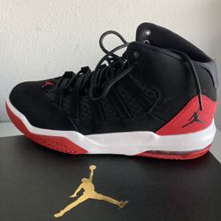 Jordan Max aura Size 12
