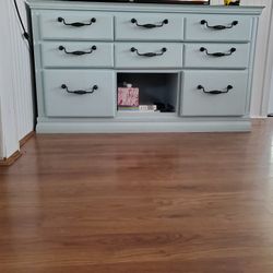 Dresser/tv stand/server