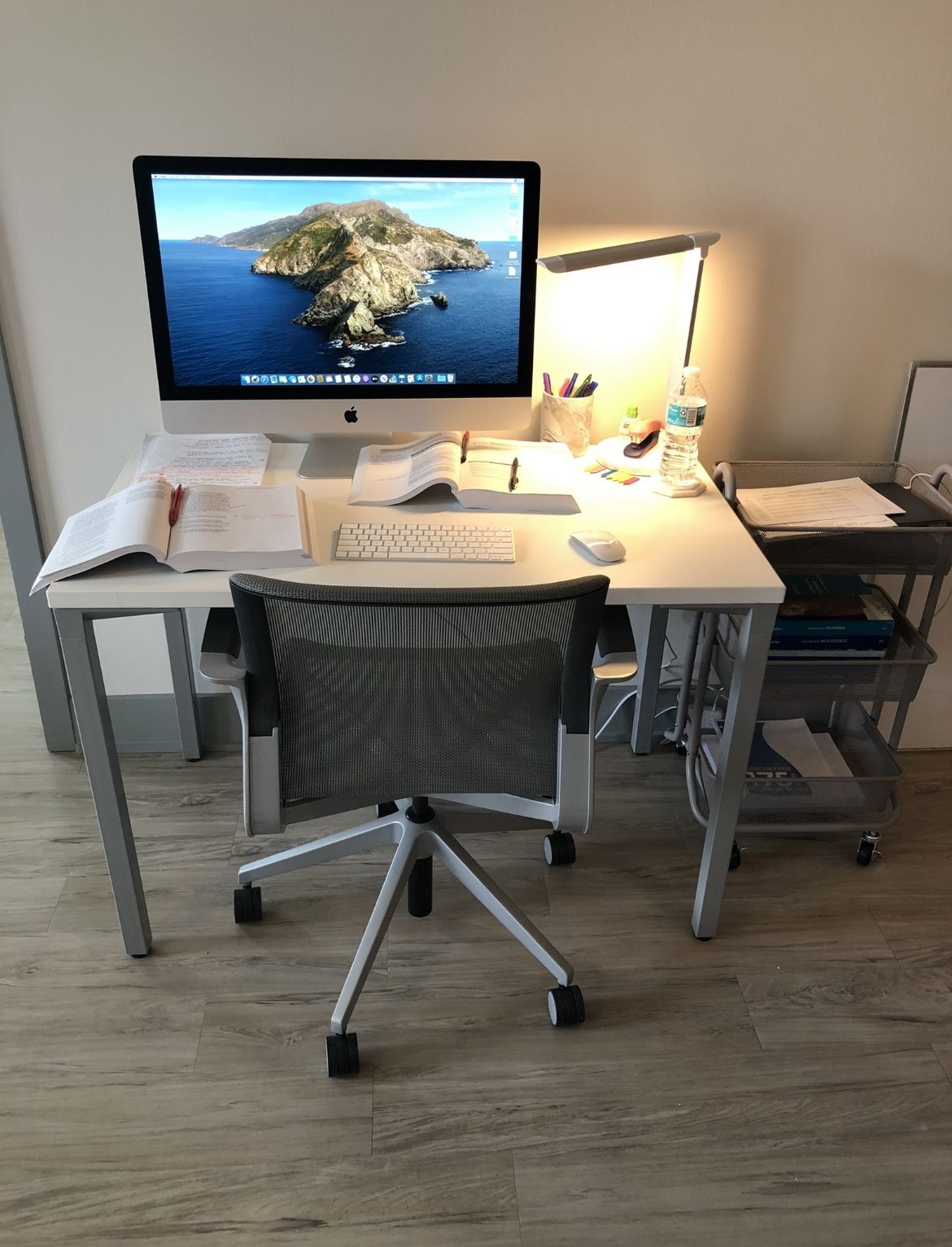 Apple 27'' iMac with Retina 5K Display (Latest Model) Intel Core i5 (3.1GHz) 8 GB Memory - 1 TB Fusion Drive - Silver