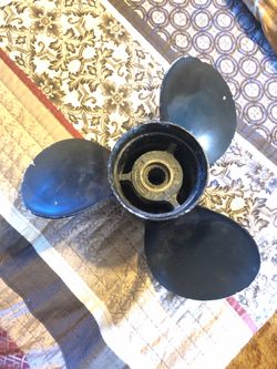 18 pitch mercury outboard prop