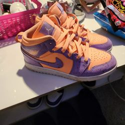 Air Jordan 1 Mid SE "Atomic Pulse" 