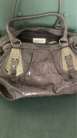 Brand new women’s purse from Avenue