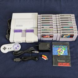 Super Nintendo (SNES) & 18 Games