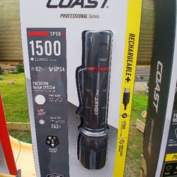 Coast 1500 Lumens Flashlight