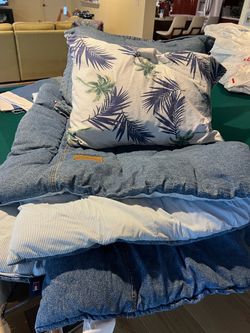 Twin Tommy Hilfiger Denim Reversible Comforter set with Shams and 2 sheet sets