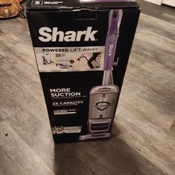 Shark Power Lift Away Dlx