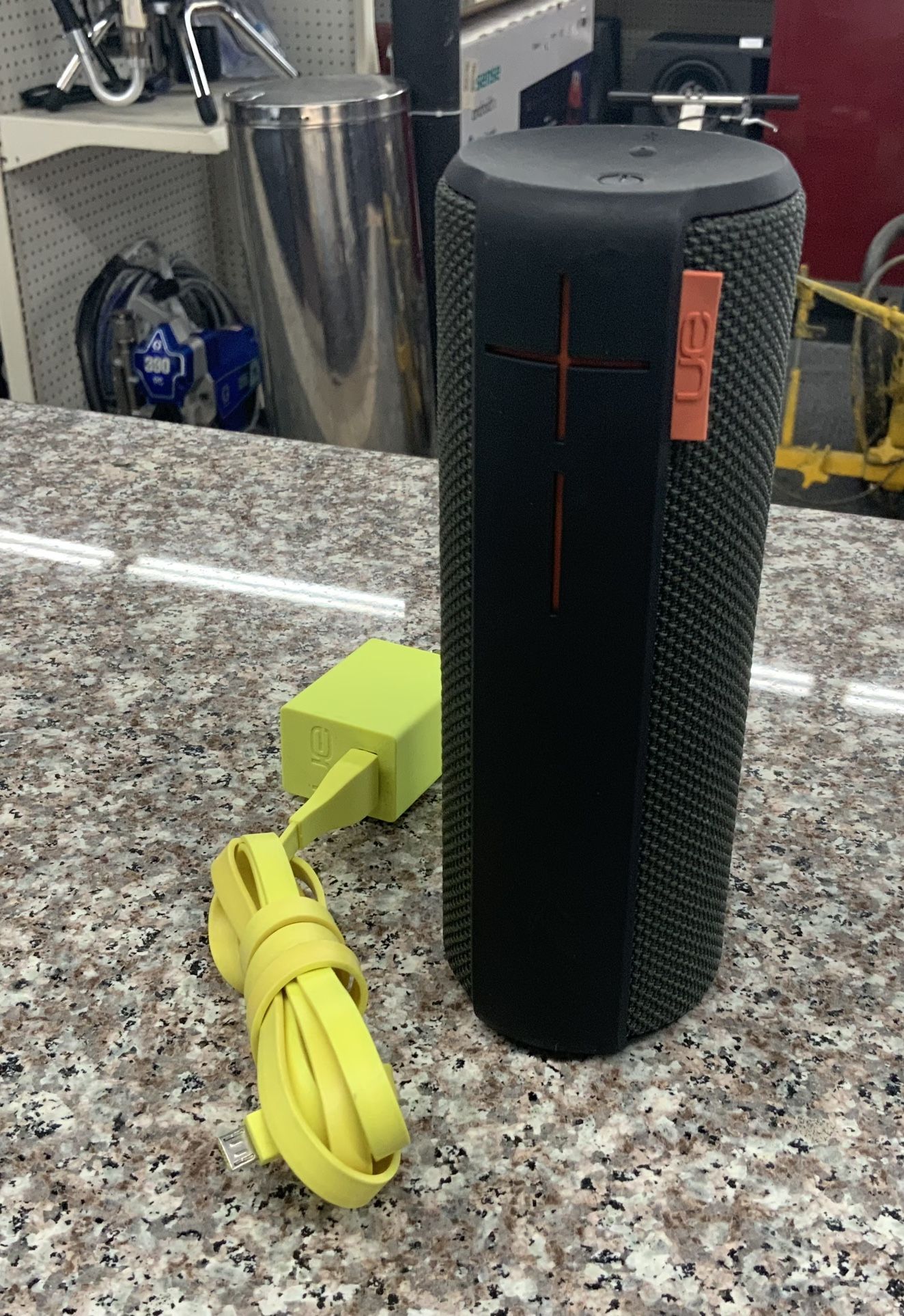 UE Boom S‑00122 Wireless Bluetooth Speaker for Sale in Willoughby, OH