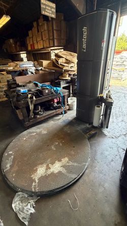Lantech Pallet Stretch Wrap Machine