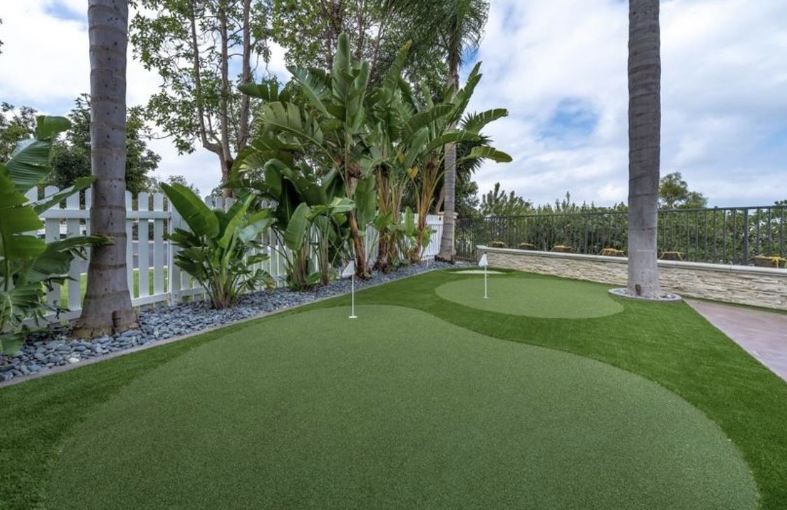 Residential + Commercial Turf (Free Delivery)