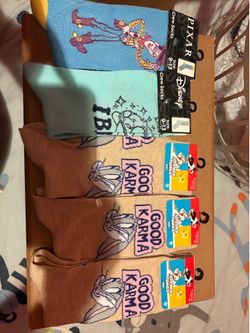 Looneytunes/disney socks bundle