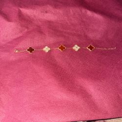 Red & Gold Van Cleffe