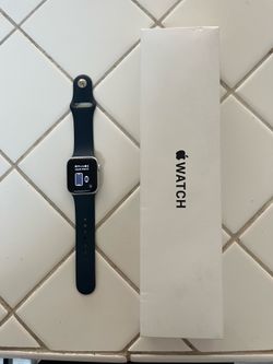 Apple Watch SE 1st generation 40mm GPS only