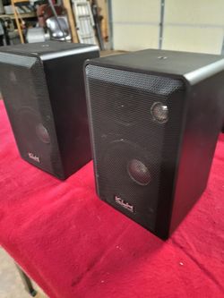 KLH Model 979b Bookshelf Speakers 