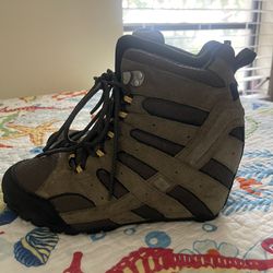 Merrell Wedge Heel boots Size 9