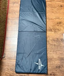 Nice 👍!! BRAND NEW Medline Folding Foam Mattress / Portable Sleeping/ Work out Pad !