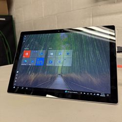 Microsoft Surface Pro 4 - Intel Core, 4GB Ram, 237GB SSD, Bluetooth, Dual Camera - Windows 10