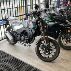 Lifan KPM 200CC Motorcycle Fuel Injected 6-Speed