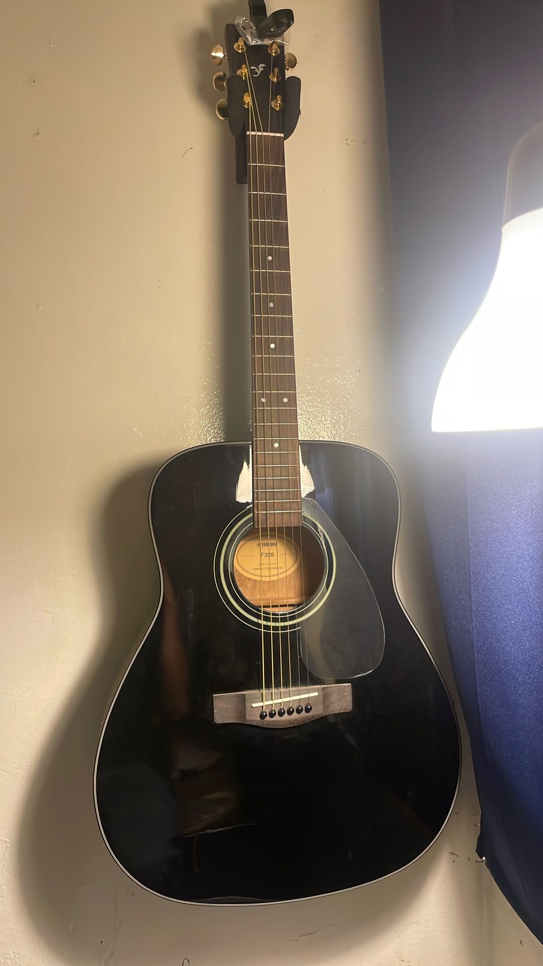 Yamaha F335 Acoustic Guitar 