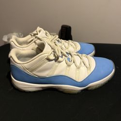 Jordan 11 UNC