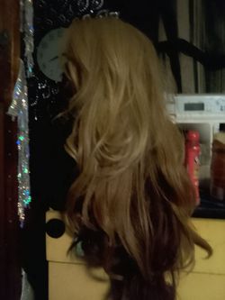 Long brown blonde wig great condition
