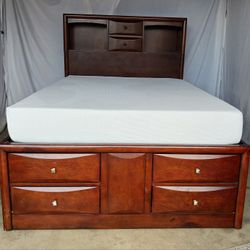 Full Size Bed.    Cama Matrimonial 