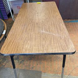 Table, OO, Formica and Wood with adjustable metal legs