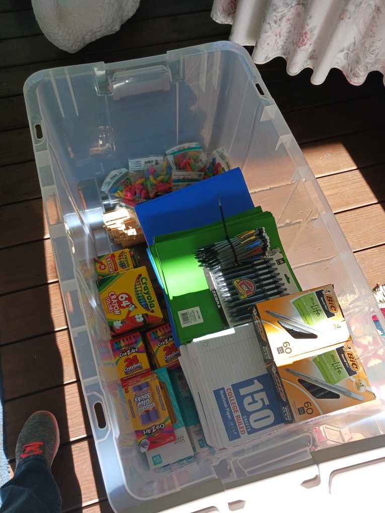 All Brand New School Supplies Lots In A Brand New Tote With Wheels