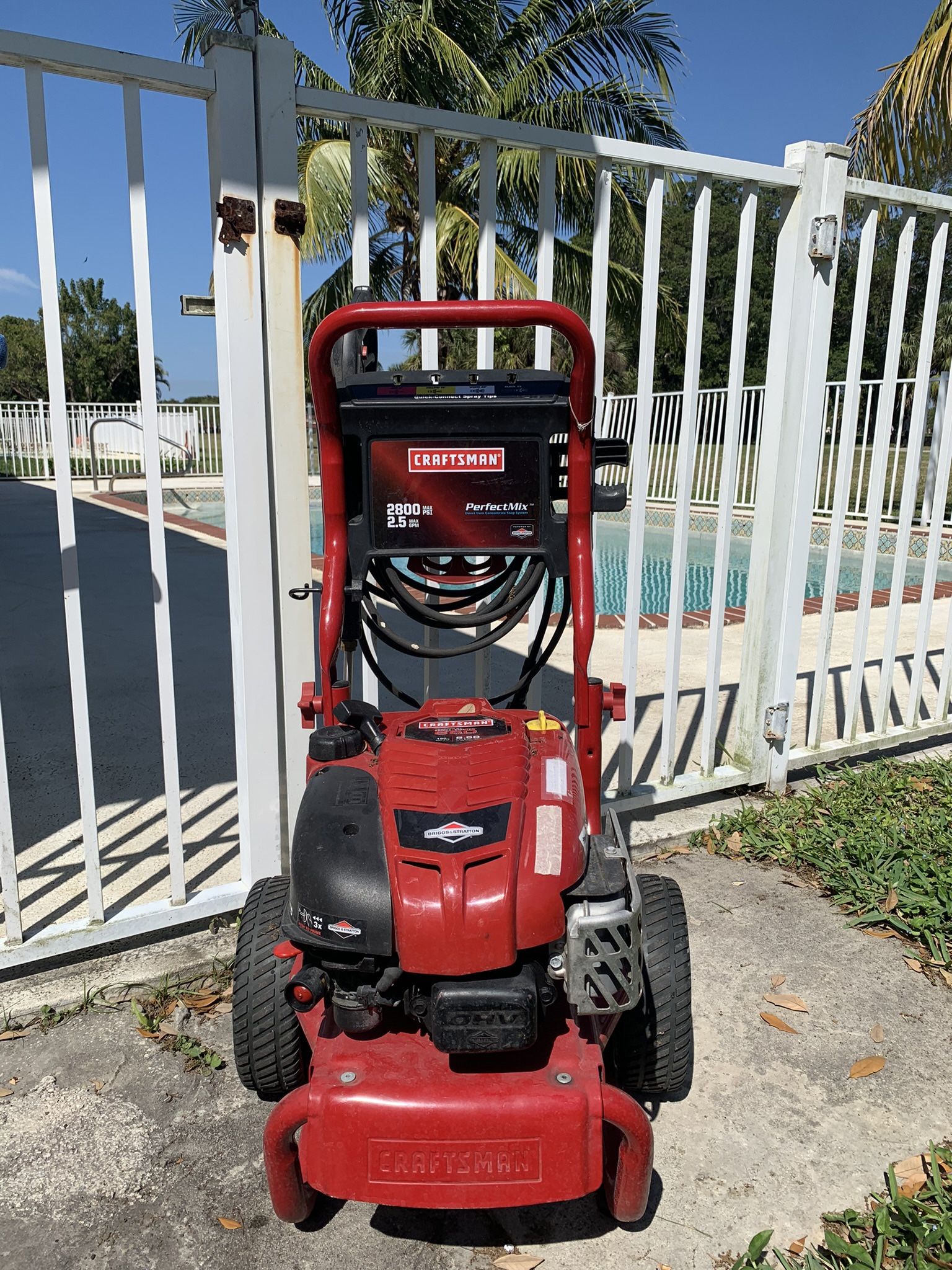 Craftsman 2800 PSI Pressure Sprayer /Washer With Gun And Hose