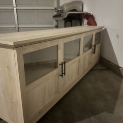 TV stand/ entertainment center
