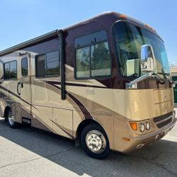 2007 Safari Trek 27' Motorhome
