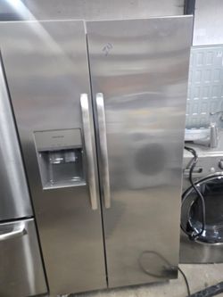 Fridgedaire Stainless Steel Fridge