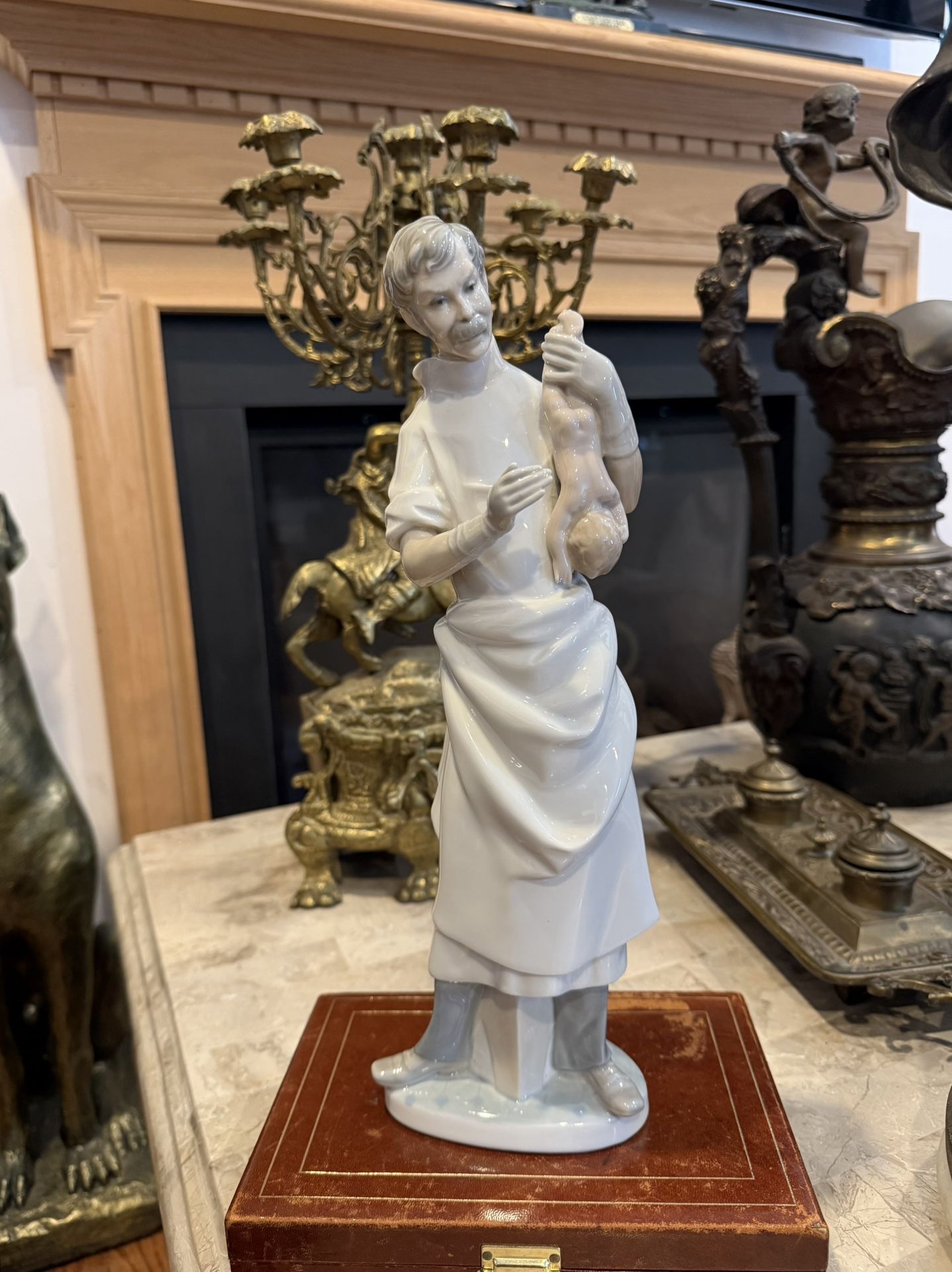 Authentic 15” LLADRO Obstetrician Doctor with Newborn Baby 4763 Figurine Statue