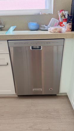 KitchenAid Stainless Steel Built-In Dishwasher