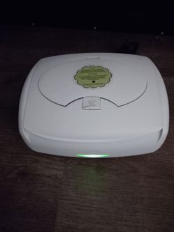 Baby wipe warmer